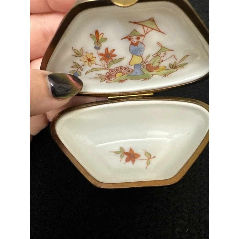 Musée des Arts Décoratifs Paris Vintage Hand-Painted Butterfly Moth Trinket Box
